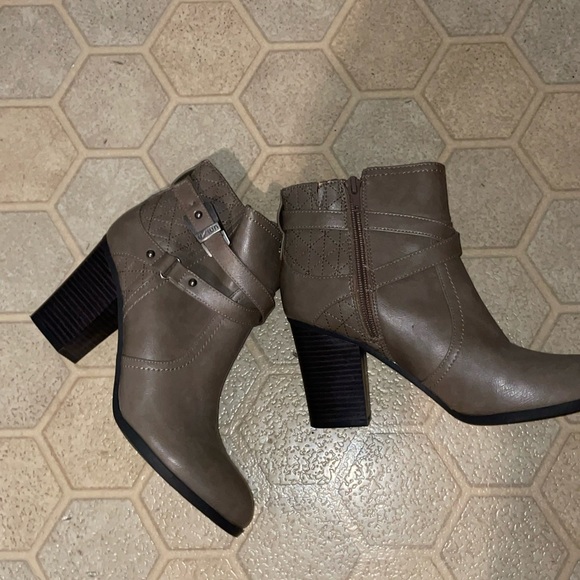 Boots - Picture 2 of 2